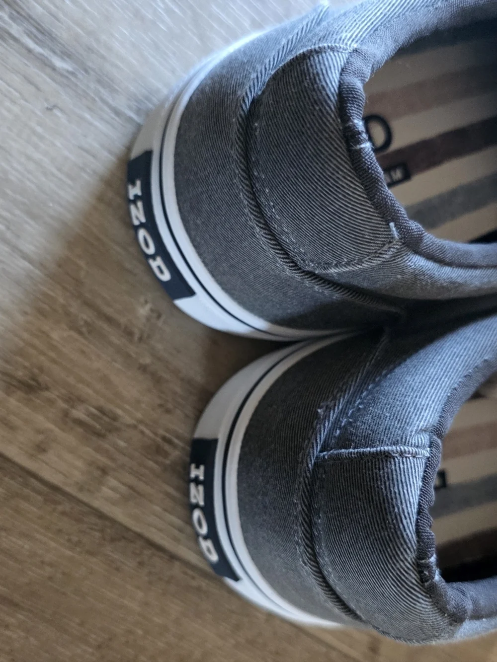Izod casual low